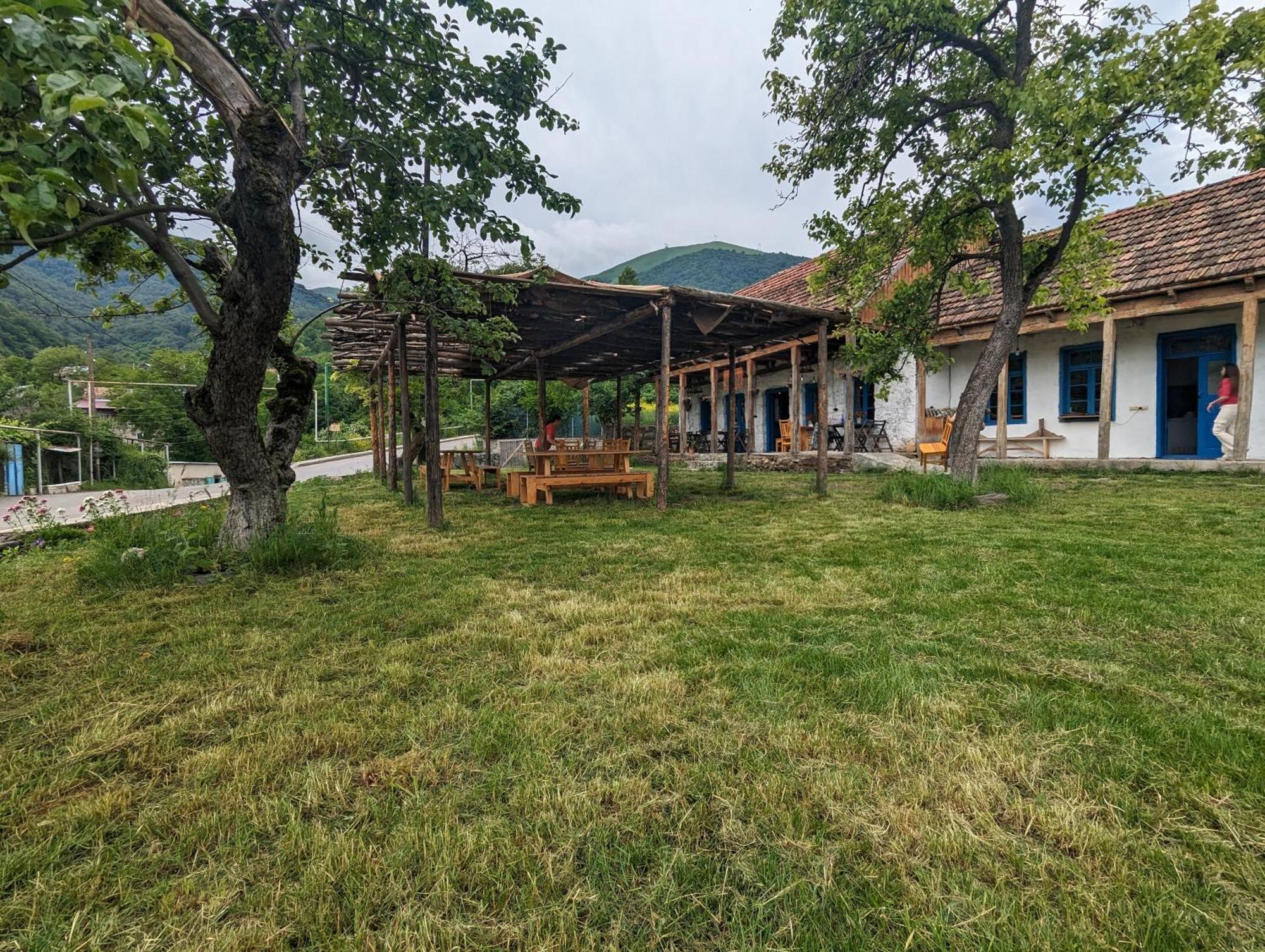 Hotel Arevi Gosh Exterior foto